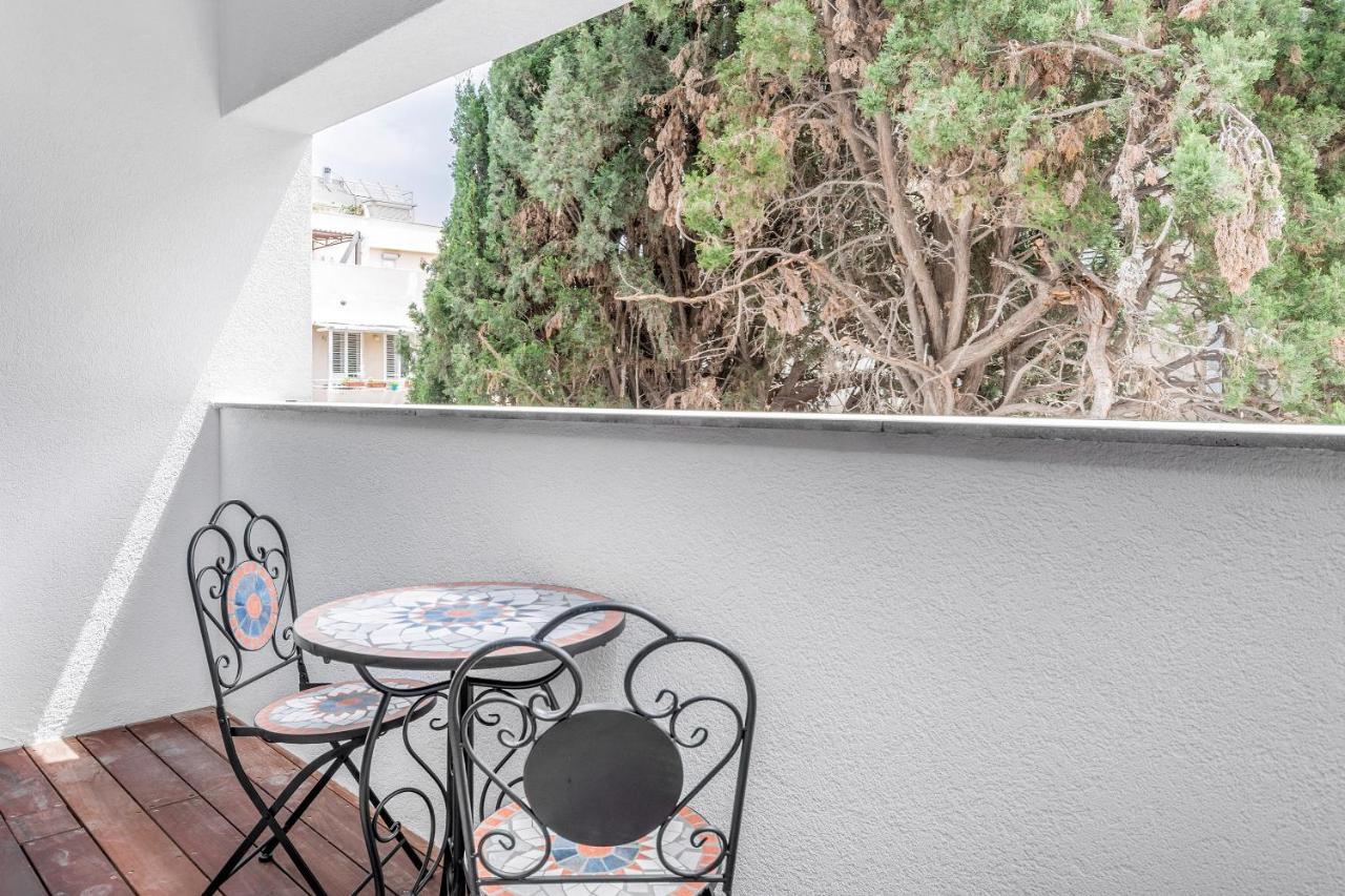 Appartamento Stunning 1 Bdr With Balcony On Sheinkin St Tel Aviv Esterno foto